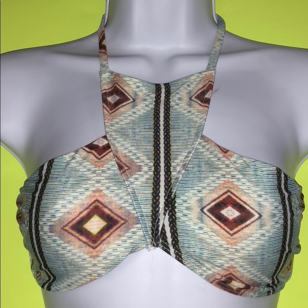 Beach Riot Bikini Top - Picture 2 of 7